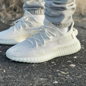 Yeezy boost 350v2 Bone size 5 women